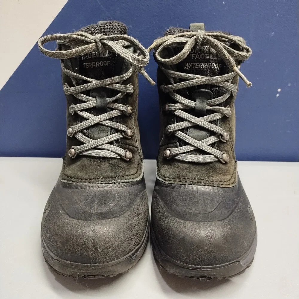The North Face Chilkat II Winter Snow Boots Boys Size 4 Black Waterproof Lace Up
